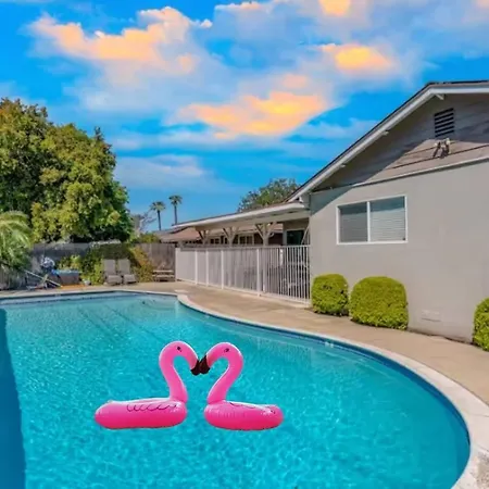 Anaheim Dream Haven-Disneyland Pool Foosball